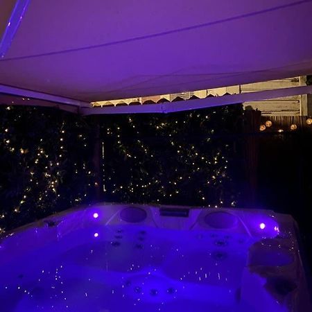 Dinbnb Homes I #1 Bnb In Bergen I Jacuzzi & Parking & Location ภายนอก รูปภาพ