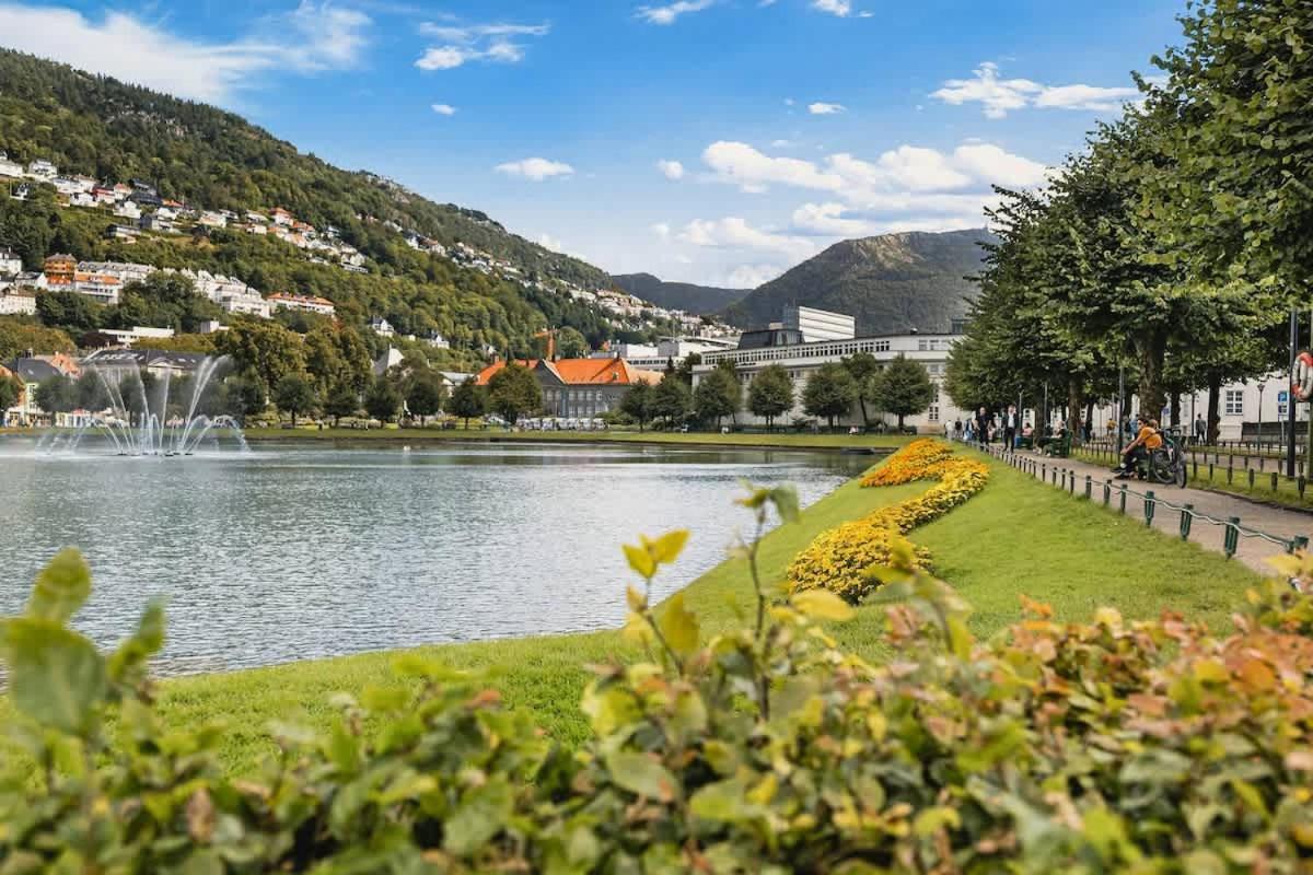 Dinbnb Homes I #1 Bnb In Bergen I Jacuzzi & Parking & Location ภายนอก รูปภาพ