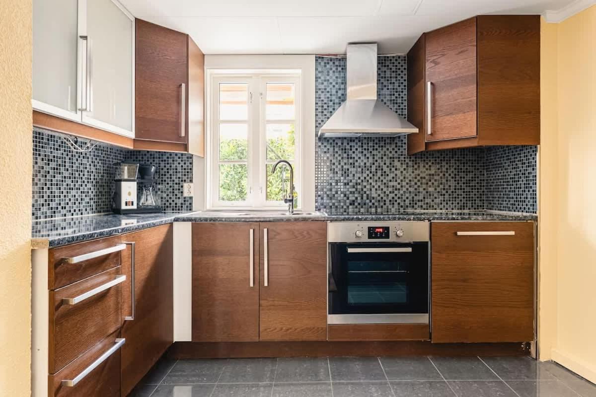 Dinbnb Homes I #1 Bnb In Bergen I Jacuzzi & Parking & Location ภายนอก รูปภาพ